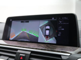 【アラウンドビューモニター】バックカメラに加え、360度のカメラで駐車も楽々。駐車が苦手な方でも安心してお乗りいただけます。