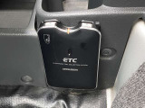 ETC装着。高速道路や有料道路など、通行券の受け取りや料金の支払いで一旦停車することなくスムーズに料金所を通過できます!