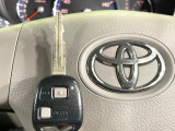 【キーレス】少し離れた場所からでもボタン一つでドアの開錠・施錠ができるのでとっても便利!ドアの鍵穴周りに傷をつけることもありません♪