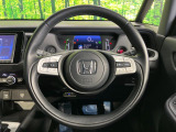 【純正革巻きステアリング】上質な革を使用することで、手にしっかり馴染みとても運転しやすいハンドルです♪
