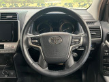 【純正革巻きステアリング】上質な革を使用することで、手にしっかり馴染みとても運転しやすいハンドルです♪