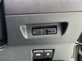 ETCは、高速道路料金所の渋滞を避け、時間と手間を省くことができます。また、料金の支払いや精算の手間が省け、便利で快適なドライブをサポートします