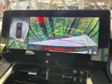 【パノラミックビューモニター】専用のカメラにより、上から見下ろしたような視点で360度クルマの周囲を確認することができます☆死角部分も確認しやすく、狭い場所での切り返しや駐車もスムーズに行えます。