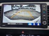 駐車時の安全確認をサポートするバックカメラも使用できます。