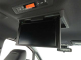トヨタ純正12.1型後席ディスプレイを装備しております。