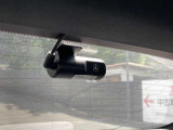 認定中古車はお車の経過年数や走行距離により1年もしくは2年間保証を付帯しております。「認定中古車保証」はメーカー保証です。全国のメルセデス正規販売店で保証を受けることができます。