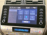 【メーカー純正ナビ】インテリアに溶け込むスタイリッシュな「専用設計」メーカーナビを装備♪視認性や操作性など基本性能にも優れ、より上質なカーライフをお楽しみいただけます。