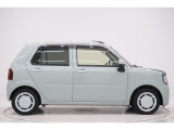 県内13店舗にて常時500台以上ダイハツ車を展示中です。見て、触って、納得のいく一台をぜひ見つけてください。