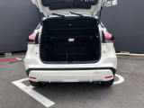 リヤシートを折りたたんで、広々としたフラットなラゲッジスペースを実現して大きな荷物も積み込めます。