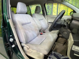 運転席シート廻りは使用感も少なく、良好な状態となっています。丁寧に使われていたことがよくわかりますね。