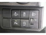 ■衝突回避支援機構■自動車に搭載したレーダーやカメラからの情報をコンピュータが解析し、運転者への警告やブレーキの補助操作などを行います。事故予防に!