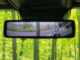 【デジタルインナーミラー】後席の大きな荷物や同乗者で後方が確認しづらい時でも安心!カメラが撮影した車両後方の映像をルームミラー内に表示。クリアな視界で状況の確認が可能です!