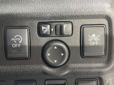 【電動格納ミラー】サイドミラーは電動格納式となっており、狭い駐車場でもキズがつくリスクを抑えられます。