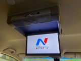 【フリップダウンモニター】大画面モニターで後席でもエンタメをお楽しみいただけます。小さなお子様にも大人気の装備です♪