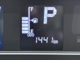 たとえばダイハツのお店にある、たくさんのスマアシ搭載車は、正常に作動する事をしっかり確認します。