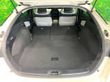 普段のお買い物や通勤、送迎等に十分な荷室スペースを確保しております。セカンドシートを倒すと、大きな荷物の積載も可能です♪