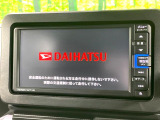 【純正ナビ】人気の純正ナビを装備しております。ナビの使いやすさはもちろん、オーディオ機能も充実!キャンプや旅行はもちろん、通勤や買い物など普段のドライブも楽しくなるはず♪