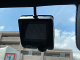 認定中古車はお車の経過年数や走行距離により1年もしくは2年間保証を付帯しております。「認定中古車保証」はメーカー保証です。全国のメルセデス正規販売店で保証を受けることができます。