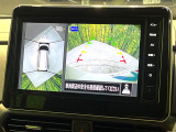 【マルチアラウンドモニター】専用のカメラにより、上から見下ろしたような視点で360度クルマの周囲を確認することができます☆死角部分も確認しやすく、狭い場所での切り返しや駐車もスムーズに行えます。