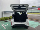 大きく開くリヤハッチ,荷物スペースも確保できます