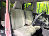 運転席シート廻りは使用感も少なく、良好な状態となっています。丁寧に使われていたことがよくわかりますね。