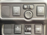 【エマージェンシーブレーキ】走行中に前方の車両等を認識し、衝突しそうな時は警報とブレーキで衝突回避と被害軽減をアシスト。より安全にドライブをお楽しみいただけます。