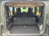普段のお買い物や通勤、送迎等に十分な荷室スペースを確保しております。セカンドシートを倒すと、大きな荷物の積載も可能です♪