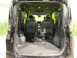 普段のお買い物や通勤、送迎等に十分な荷室スペースを確保しております。セカンドシートを倒すと、大きな荷物の積載も可能です♪