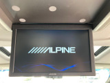 【フリップダウンモニター】大画面モニターで後席でもエンタメをお楽しみいただけます。小さなお子様にも大人気の装備です♪