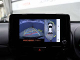 パノラミックビューモニター付きです。車両を上から見たような映像をディスプレイオーディオ画面に表示。運転席からの目視だけでは見にくい、車両周辺の状況をリアルタイムでしっかり確認できます。