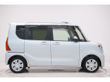 県内13店舗にて常時500台以上ダイハツ車を展示中です。見て、触って、納得のいく一台をぜひ見つけてください。