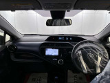 落ち着いたカラーの内装で、ゆったりと運転したい方に。