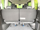 積み下ろしのしやすいデッキにはたっぷりと荷物を積み込んでいただけます。遊びから仕事まで、様々なシーンで頼れます♪