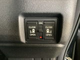 両側電動スライドドア
