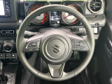 【純正革巻きステアリング】上質な革を使用することで、手にしっかり馴染みとても運転しやすいハンドルです♪