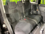 コンパクトカーですが、セカンドシートは十分な広さがあり快適にお乗りいただけます♪シートを倒して大きな荷物を積んだりと、用途の幅が広い1台です。