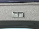 オートマチックテールゲート装備 ボタン一つでリアゲートの開閉が可能です。