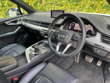 Audiのインテリアはエクステリア同様、優れたデザイン性とクオリティ、そして機能性を兼ね備えております。
