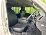 運転席シート廻りは使用感も少なく、良好な状態となっています。丁寧に使われていたことがよくわかりますね。