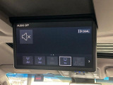 【フリップダウンモニター】大画面モニターで後席でもエンタメをお楽しみいただけます。小さなお子様にも大人気の装備です♪