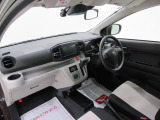 ダイハツのお店では、ダイハツ車を知り尽くしたプロフェッショナルが、専用の診断機器を使って各システムを点検しております。