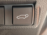 【パワーバックドア】スマートキーや運転席のボタンを押すだけでリアゲートが自動で開閉します!荷物を持っている時や、高い位置にあるバックドアを閉める際に便利な機能です♪