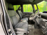 運転席シート廻りは使用感も少なく、良好な状態となっています。丁寧に使われていたことがよくわかりますね。