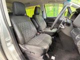 運転席まわりには十分なスペースがあり、大柄な方でもゆったり運転していただける環境です。