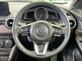 【純正革巻きステアリング】上質な革を使用することで、手にしっかり馴染みとても運転しやすいハンドルです♪