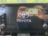 【純正9型ディスプレイオーディオ】お持ちのスマートフォンと連携して、ナビやbluetoothでの音楽再生が可能です♪デザインはもちろん操作性も良好!