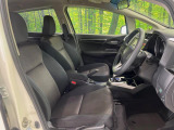 運転席シート廻りは使用感も少なく、良好な状態となっています。前オーナー様が丁寧に使っていたことがよくわかりますね。