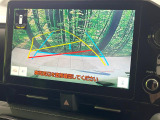 【バックカメラ】駐車時に後方がリアルタイム映像で確認できます。大型商業施設や立体駐車場での駐車時や、夜間のバック時に大活躍!運転スキルに関わらず、今や必須となった装備のひとつです!