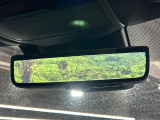 【デジタルインナーミラー】後席の大きな荷物や同乗者で後方が確認しづらい時でも安心!カメラが撮影した車両後方の映像をルームミラー内に表示。クリアな視界で状況の確認が可能です!