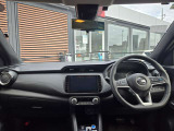 運転席周りの視界もよくハンドルも軽い取り回しなのですごく運転がしやすい車です。